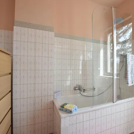 Welcoming With Large Garden, Cleaning Included Holiday home
